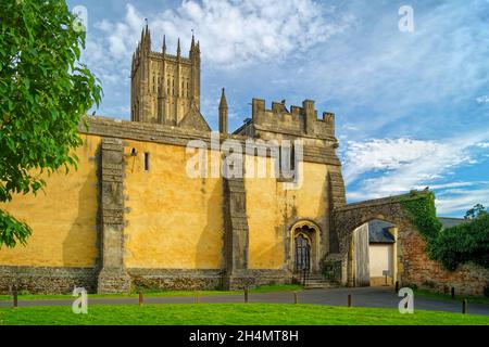 UK, Somerset, Wells Cathedral, Palm Churchyard, Outer Wall and Central Tower Stock Photo