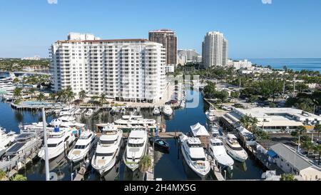 Fort Lauderdale, USA. 31st Oct, 2021. 62nd annual Fort Lauderdale International Boat Show (FLIBS), which will be making waves October 27thC31st at the Bahia Mar Yachting Center (801 Seabreeze Blvd., Fort Lauderdale, FL 33316). Owned by the Marine Industries Association of South Florida (MIASF) and produced by Informa Markets, FLIBS offers the largest in-water presence of boats and marine exhibits. (Photo by Yaroslav Sabitov/YES Market Media/Sipa USA) Credit: Sipa USA/Alamy Live News Stock Photo