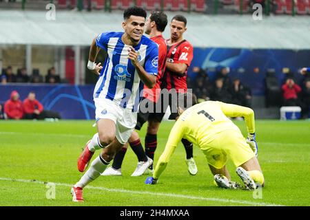 The team (FC Porto) and Luis DIaz (FC Porto) celebrate his goal during the  UEFA Champions League, Group B football match between AC Milan and FC Porto  on November 3, 2021 at