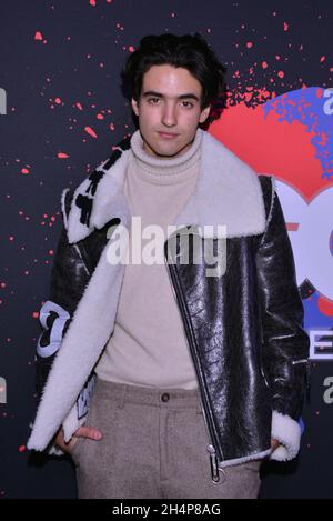 Mexico City, Mexico. 03rd Nov, 2021. Sebastián Poza poses for photos during the blue carpet of GQ Men of the Year Awards 15th Edition at Alto San Angel. On November 3, 2021 in Mexico City, Mexico. (Photo by Carlos Tischler/ Eyepix Group) Credit: Eyepix Group/Alamy Live News Stock Photo