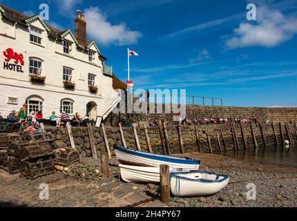 Red Lion Hotel in Clovelly a harbour village overlooking Bideford Bay and the Bristol Channel in North Devon England UK Stock Photo