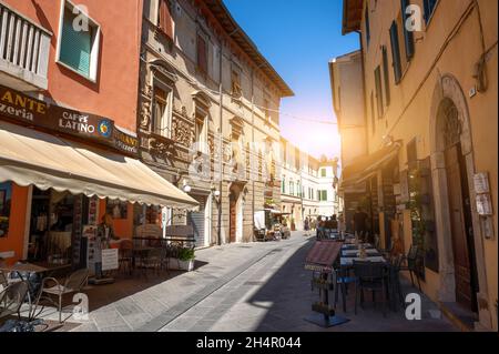 Castiglione del lago Trasimeno, Umbria, Italy. August 2020. The alleys of the historic center have several cafes, restaurants and specialty food shops Stock Photo