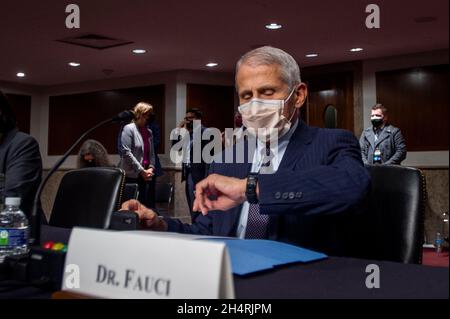 Washington, United States Of America. 04th Nov, 2021. Anthony Fauci, MD, Director, National Institute of Allergy and Infectious Diseases, National Institutes of Health arrives for a Senate Committee on Health, Education, Labor, and Pensions hearing to examine the road ahead for the COVID-19 response, focusing on next steps, in the Dirksen Senate Office Building in Washington, DC, Thursday, November 4, 2021. Credit: Rod Lamkey/CNP/Sipa USA Credit: Sipa US/Alamy Live News