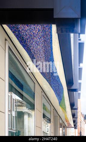 London, England, UK - Stream of spectrum tile mosaic soffit by Antoni Malinowski Stock Photo