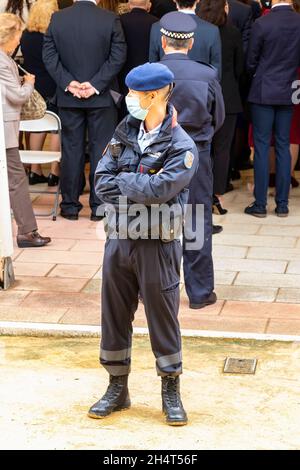 Huelva, Spain - October 30, 2021: Royal Guard military police in a pledge of allegiance to the spanish flag of civilians who so wish Stock Photo