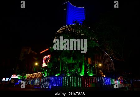 Mumbai, India. 04th Nov, 2021. MUMBAI, INDIA - NOVEMBER 4: Illuminated view of Bombay Stock Exchange (BSE) on November 4, 2021 in Mumbai, India. (Photo by Anshuman Poyrekar/Hindustan Times/Sipa USA ) Credit: Sipa USA/Alamy Live News Stock Photo