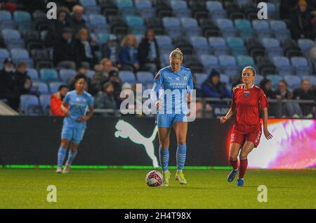 Alanna Kennedy (Manchester City no. 33 ) makes a pass During Women's ...