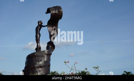 Oblation statue in UPLB Open University Stock Photo