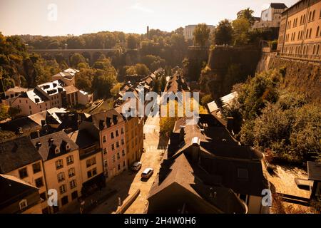 Europe, Luxembourg, Luxembourg City, Views of across the Grund looking towards the Citadelle du Saint-Esprit from Chemin de la Corniche Stock Photo