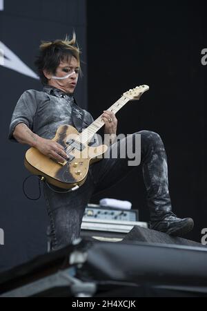 Miguel RascÃ³n of Coal Chamber performing live at Download Festival in Donnington Park, Leicestershire. Stock Photo