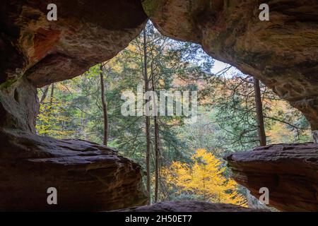 Logan, Ohio - Rock House, a cave in Hocking Hills State Park that was a home to Native Americans and later, perhaps, to bandits. The cave was formed a Stock Photo