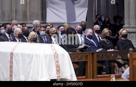 Washington DC, USA. 05th Nov, 2021. President Joe Biden, First Lady Jill Biden, former President Barack Obama, former First Lady Michelle Obama, former President George W. Bush, Former First Day Laura Bush, and former Secretary of State Hillary Clinton attend the funeral of Colin Powell at the National Cathedral in Washington, DC, November 5, 2021. Colin Powell died October 18, at the age of 84, of complications from COVID-19 after a battle with brain cancer. Photo Leigh Vogel/UPI Credit: UPI/Alamy Live News Stock Photo