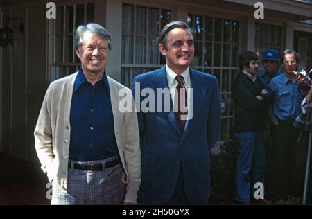 United States President-elect Jimmy Carter, left, and US Vice President Walter Mondale, right, meet in Plains, Georgia prior to a post-election press conference on November 4, 1976. Credit: Benjamin E. 'Gene' Forte/CNP/Sipa USA Credit: Sipa USA/Alamy Live News Stock Photo