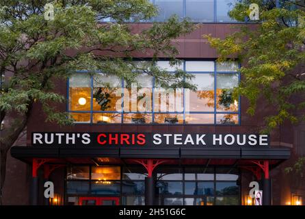 Ruth's Chris Steak house restaurant in Lincoln Harbor Weehawken NJ Stock Photo