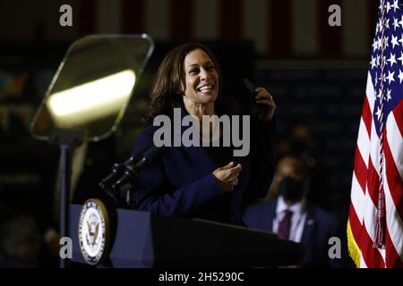 Greenbelt, USA. 05th Nov, 2021. U.S. Vice President Kamala Harris speaks at the National Aeronautics and Space Administration (NASA) Goddard Space Flight Center in Greenbelt, Maryland on Friday, November 5, 2021. Harris announced the Biden administration's inaugural meeting of the National Space Council will be held on December 1. Photo by Ting Shen/UPI Credit: UPI/Alamy Live News
