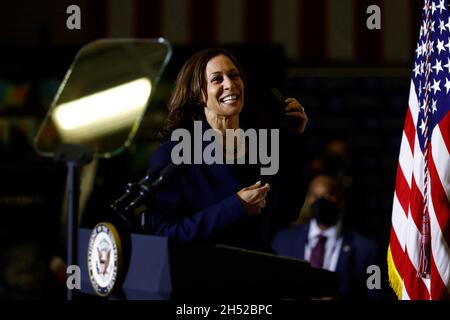 Greenbelt, USA . 05th Nov, 2021. U.S. Vice President Kamala Harris arrives to speak on stage at the National Aeronautics and Space Administration (NASA) Goddard Space Flight Center in Greenbelt, MD, USA on Friday November 5, 2021. Harris announced the Biden administration's inaugural meeting of the National Space Council will be held on December 1. Photo by Ting Shen/Pool/ABACAPRESS.COM Credit: Abaca Press/Alamy Live News