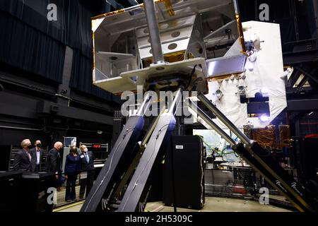 Greenbelt, United States. 05th Nov, 2021. U.S. Vice President Kamala Harris tours the National Aeronautics and Space Administration (NASA) Goddard Space Flight Center in Greenbelt, Maryland, U.S., on Friday, Nov. 5, 2021. Harris announced the Biden administration's inaugural meeting of the National Space Council will be held on December 1. Photographer: Ting Shen/Pool/Sipa USA Credit: Sipa USA/Alamy Live News Stock Photo