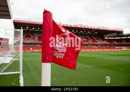Nottingham, UK. NOV 6TH Corner flag waves in the wind during the Sky Bet Championship match between Nottingham Forest and Preston North End at the City Ground, Nottingham on Saturday 6th November 2021. (Credit: Jon Hobley | MI News) Credit: MI News & Sport /Alamy Live News Stock Photo