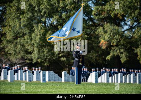 Arlington, United States. 05th Nov, 2021. A U.S. Army Old Guard color bearer carries the Chairman of the Joint Chiefs flag in honor of former Chairman of the Joint Chiefs and Secretary of State Gen. Colin Powell during the full honors funeral at Arlington National Cemetery, November 5, 2021 in Arlington, Virginia. Credit: Elizabeth Fraser/DOD Photo/Alamy Live News Stock Photo