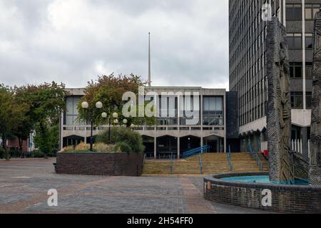 SOUTHEND-ON-SEA, ESSEX, UK - AUGUST  26, 2021:  Exterior view of Southend Civic Centre on Victoria Avenue