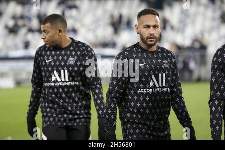 Neymar Jr, Kylian Mbappe (left) of PSG during the French championship Ligue 1 football match between Girondins de Bordeaux and Paris Saint-Germain on November 6, 2021 at Matmut Atlantique stadium in Bordeaux, France - Photo: Jean Catuffe/DPPI/LiveMedia Stock Photo