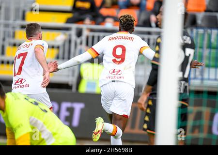 Venice, Italy. 07th Nov, 2021. Roma's Tammy Abraham celebrates after scoring a goal 1-2 during Venezia FC vs AS Roma, italian soccer Serie A match in Venice, Italy, November 07 2021 Credit: Independent Photo Agency/Alamy Live News Stock Photo