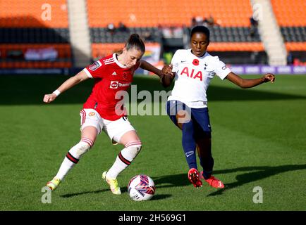 Manchester United's Ona Batlle (left) and Tottenham Hotspur's Jessica Naz battle for the ball during the Barclays FA Women's Super League match at The Hive, London. Picture date: Sunday November 7, 2021. Stock Photo