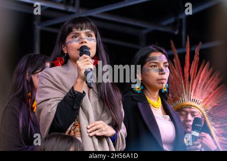 Activist Nina Gualinga from Sarayaku, Ecuador, part of a collective of women called Mujeres Amazonicas speaking in Glasgow at end of Fridays for . . . Stock Photo