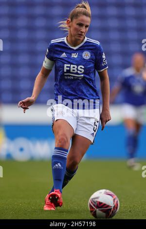 LEICESTER, GBR. 7TH NOV 2021. Abbie McManus of Leicester City during the Barclays FA Women's Super League match between Leicester City and Manchester City at the King Power Stadium, Leicester on Sunday 7th November 2021. (Credit: James Holyoak | MI News) Credit: MI News & Sport /Alamy Live News Stock Photo