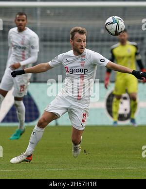 Wiesbaden, Deutschland. 07th Nov, 2021. 07.11.2021, Brita-Arena, Wiesbaden, GER, 3rd league, Wehen-Wiesbaden vs FSV Zwickau, DFL regulations prohibit any use of photographs as image sequences and/or quasi-video. in the picture Mike Konnecke (Zwickau) Credit: dpa/Alamy Live News Stock Photo