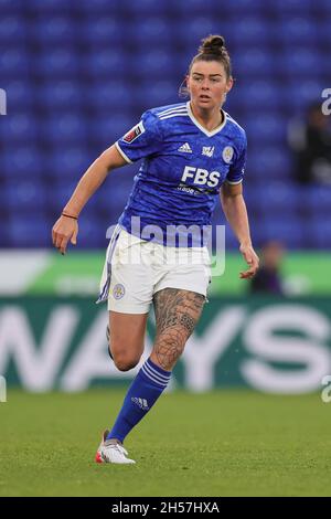 LEICESTER, GBR. 7TH NOV 2021. Natasha Flint of Leicester City during the Barclays FA Women's Super League match between Leicester City and Manchester City at the King Power Stadium, Leicester on Sunday 7th November 2021. (Credit: James Holyoak | MI News) Credit: MI News & Sport /Alamy Live News Stock Photo