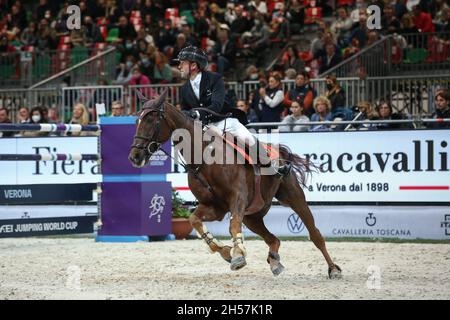 Verona, Italy. 07th Nov, 2021. Simon DELESTRE of France riding Hermes Ryan wins the FEI Jumping World Cup 2021 at the Pala Volkswagen on November 7th 2021 in Verona, Italy ( Credit: Mickael Chavet/Alamy Live News Stock Photo