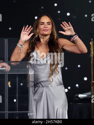 Miami, United States Of America. 06th Nov, 2021. MIAMI, FL- NOV 6: Actress Gabrielle Anwar is seen on stage during the 26th Annual InterContinental Make-A-Wish Ball in on November 6, 2021 in Miami, Florida. (Photo by Alberto E. Tamargo/Sipa USA) Credit: Sipa USA/Alamy Live News Stock Photo