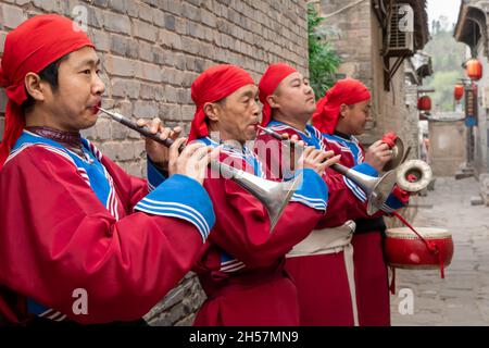 The 14th century Dangjia Village in Shaanxi Province performs a re-enactment of a Chinese marriage Stock Photo