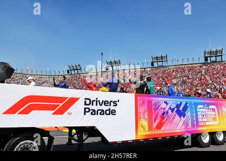 Mexico City, Mexico. 07th Nov, 2021. Drivers parade. 07.11.2021. Formula 1 World Championship, Rd 18, Mexican Grand Prix, Mexico City, Mexico, Race Day.  Photo credit should read: XPB/Press Association Images. Credit: XPB Images Ltd/Alamy Live News Stock Photo