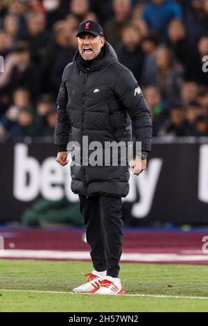 London, UK. 07th Nov, 2021. Liverpool Manager Jurgen Klopp reacts during the Premier League match between West Ham United and Liverpool at London Stadium on November 7th 2021 in London, England. (Photo by Daniel Chesterton/phcimages.com) Credit: PHC Images/Alamy Live News Stock Photo