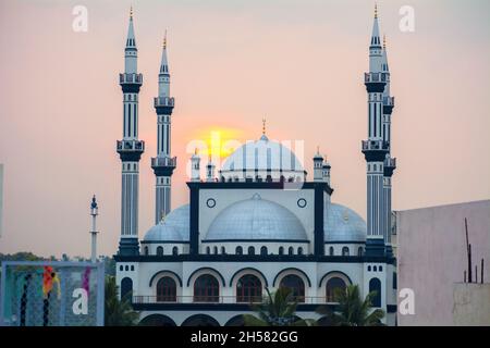 A beautiful view of the famous Masjid-e-Bilal (Bilal Mosque) mosque in Bangalore, Karnataka, India Stock Photo