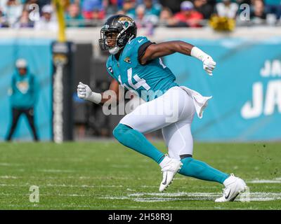 Jacksonville Jaguars linebacker Myles Jack (44) drops in coverage as he  flows toward the play during