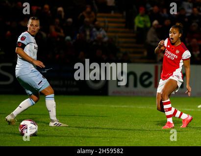 Borehamwood, UK. 07th Nov, 2021. BOREHAMWOOD, ENGLAND - NOVEMBER 07 : Nikka Parris of Arsenal during Barclays FA Women's Super League between Arsenal Women and West Ham United Women at Meadow Park, Borehamwood, UK on 07th November 2021 Credit: Action Foto Sport/Alamy Live News Stock Photo