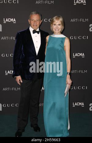 LOS ANGELES, CALIFORNIA - NOVEMBER 06: Bob Iger, Willow Bay attend the 10th Annual LACMA ART+FILM GALA presented by Gucci at Los Angeles County Museum of Art on November 06, 2021 in Los Angeles, California. Photo: CraSH/imageSPACE Stock Photo