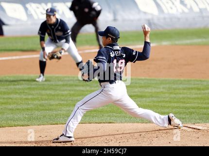 190427 - Doosan Bears First Pitch Event