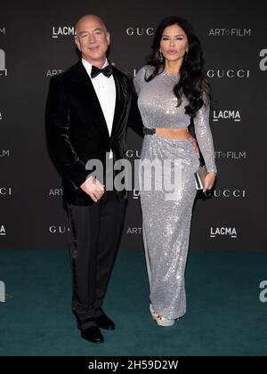 November 6, 2021, Los Angeles, California, USA: Jeff Bezos and his girlfriend actress Lauren Sanchez attend 10th Annual LACMA Art and Film Gala Presented By Gucci. (Credit Image: © Billy Bennight/ZUMA Press Wire) Stock Photo