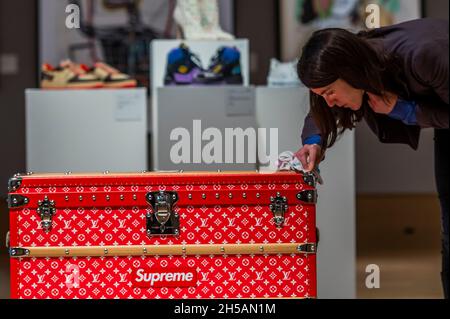 A LIMITED EDITION RED & WHITE MONOGRAM MALLE COURRIER 90 TRUNK