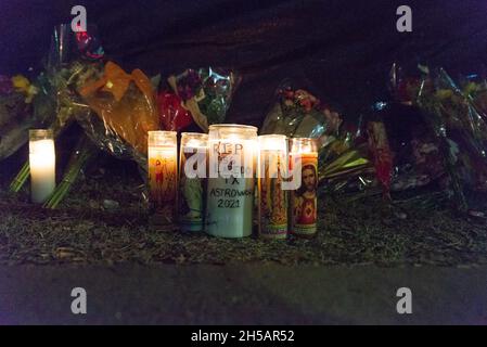 Houston, USA. 08th Nov, 2021. A memorial is set up outside of Astroworld Festival grounds at NRG Park at Houston, Texas on November 8, 2021. The highly anticipated music festival ended with the tragic deaths of eight people Friday night. (Photo by Jennifer Lake/Sipa USA) Credit: Sipa USA/Alamy Live News Stock Photo