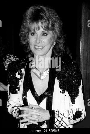 Stephanie Powers 1990 Photo By John Barrett/PHOTOlink.net Stock Photo ...