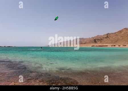 Kite surfing at the Blue Lagoon (Dahab), Sinai, Egypt Stock Photo