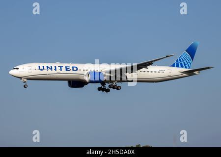 Rome, Italy. 05th Sep, 2021. A United Airlines Boeing 777-300ER lands at Rome Fiumicino airport, (Photo by Fabrizio Gandolfo/SOPA Images/Sipa USA) Credit: Sipa USA/Alamy Live News Stock Photo