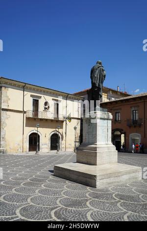 Statue of Ovid, Piazza XX Settembre square, Sulmona, Abruzzo, Italy, Europe Stock Photo