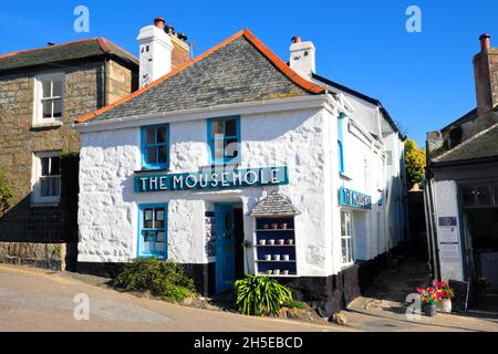 The Mousehole gift shop near the harbour front in the fishing village of  Mousehole Cornwall England UK Stock Photo