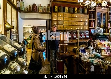 Specialty store for tea and coffee 'De Pelikaan' in Zutphen, Netherlands